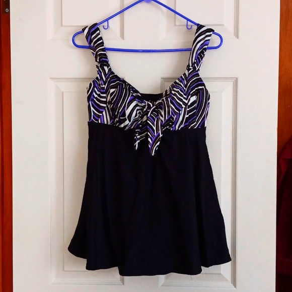 Robby Len one-piece swim suit - Picture 1 of 9